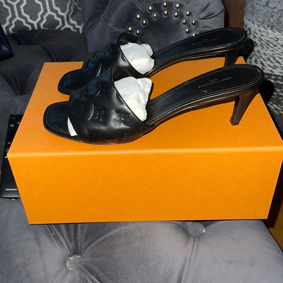 LOUIS VUITTON REVIVAL MULE - Picture 2 of 10